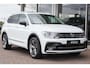 Volkswagen Tiguan Allspace 2.0 TDI 150pk DSG Highline Business R-line 7p. | Panoramadak | Trekhaak | Navigatie | PDC | Stoelverwarming
