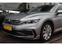Volkswagen Passat Variant 1.4 TSI PHEV GTE Business | Achteruitrijcamera | Cruise control adaptief | Lichtmetalen velgen multi-spaaks 17"