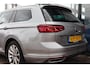 Volkswagen Passat Variant 1.4 TSI PHEV GTE Business | Achteruitrijcamera | Cruise control adaptief | Lichtmetalen velgen multi-spaaks 17"