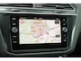 Volkswagen Tiguan 1.5 TSI 150pk DSG Highline Business R | Trekhaak | Apple CarPlay & Android Auto| Elek. Achterklep