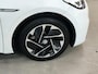 Volkswagen ID.3 First 58 kWh 204PK | Navigatie | Parkeersensoren | Stoelverwarming |