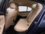 BMW 3-Serie 318i Business Edition | Automaat | Schuifdak | Trekhaak | Leder | DAB | Virtual cockpit | Apple carplay | Navigatie | Stuur verwarming | Climate Control | Parkeersensoren | Lichtmetalen Velgen |