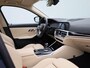 BMW 3-Serie 318i Business Edition | Automaat | Schuifdak | Trekhaak | Leder | DAB | Virtual cockpit | Apple carplay | Navigatie | Stuur verwarming | Climate Control | Parkeersensoren | Lichtmetalen Velgen |