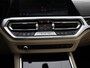 BMW 3-Serie 318i Business Edition | Automaat | Schuifdak | Trekhaak | Leder | DAB | Virtual cockpit | Apple carplay | Navigatie | Stuur verwarming | Climate Control | Parkeersensoren | Lichtmetalen Velgen |