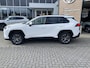 Toyota RAV4 2.5 HYBRID DYNAMIC TREKHAAK KEYLESS AD-CRUISE LM-VELGEN PARK-SENSOREN APPLE/ANDROID CAMERA ELEK-ACHTERKLEP