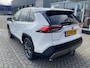 Toyota RAV4 2.5 HYBRID DYNAMIC TREKHAAK KEYLESS AD-CRUISE LM-VELGEN PARK-SENSOREN APPLE/ANDROID CAMERA ELEK-ACHTERKLEP