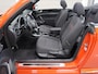 Volkswagen Beetle Cabriolet 1.2 TSI Sound Navigatie Stoelverwarming Cruise control Dealeronderhouden App connect Extra klokjes 18 inch Twister velgen Habanero Orange metallic Zeer nette staat