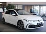 Volkswagen Golf 8 1.5 eTSI R-Line DSG Pano Navi Acc Pdc Cam IQ Led