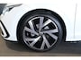 Volkswagen Golf 8 1.5 eTSI R-Line DSG Pano Navi Acc Pdc Cam IQ Led