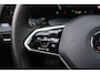 Volkswagen Golf 8 1.5 eTSI R-Line DSG Pano Navi Acc Pdc Cam IQ Led
