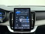Volvo XC90 T8 Plug-in hybrid AWD Ultra Dark | Schuif\kantel dak | B & W Audio | Voorstoelen verwarmd en verkoeld | Trekhaak |