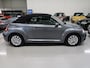 Volkswagen Beetle Cabriolet 1.2 TSI Design Airco-ecc Stoelverwarming Navigatie Sportvelgen PDC Windscherm Boekjes aanwezig Bluetooth Elektrische cabrioletkap Cruise control Metallic lak Nette staat