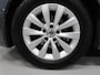 Volkswagen Beetle Cabriolet 1.2 TSI Design Airco-ecc Stoelverwarming Navigatie Sportvelgen PDC Windscherm Boekjes aanwezig Bluetooth Elektrische cabrioletkap Cruise control Metallic lak Nette staat