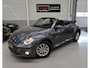 Volkswagen Beetle Cabriolet 1.2 TSI Design Airco-ecc Stoelverwarming Navigatie Sportvelgen PDC Windscherm Boekjes aanwezig Bluetooth Elektrische cabrioletkap Cruise control Metallic lak Nette staat