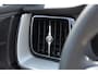 Volvo XC60 T6 350PK Automaat AWD Plus Black Edition / Elektrisch bedienbare voorstoelen met geheugen/ Stoelverwarming/ Stuurverwarming/ Harman Kardon audio/ 360 Camera/