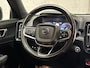 Volvo XC40 1.5 T4 Recharge R-Design Expression 211Pk Automaat (APPLE CARPLAY, GROOT NAVI, STUUR/STOELVERWARMING, LEDER, CAMERA, SPORTSTOELEN, GETINT GLAS, ELEK ACHTERKLEP, NIEUWSTAAT)