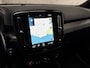 Volvo XC40 1.5 T4 Recharge R-Design Expression 211Pk Automaat (APPLE CARPLAY, GROOT NAVI, STUUR/STOELVERWARMING, LEDER, CAMERA, SPORTSTOELEN, GETINT GLAS, ELEK ACHTERKLEP, NIEUWSTAAT)