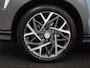 Hyundai Kona 1.6 GDI HEV Premium | 1e eigenaar | Stoelventilatie | Leder | Adaptive cruise | Head-Up | Trekhaak | Achterbankverwarming | Carplay | Navigatie | Keyless | Krell Audio | Side Assist | Stoelverwarming