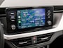 Skoda Kamiq 1.0 TSI Ambition Sport Automaat (APPLE CARPLAY, GROOT NAVI, CLIMATE, GETINT GLAS, STOELVERWARMING, SPORTSTOELEN, PARKEERSENSOREN, GETINT GLAS, NIEUWSTAAT)