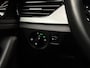 Skoda Kamiq 1.0 TSI Sport Automaat (APPLE CARPLAY, GROOT NAVI, CLIMATE, STOELVERWARMING, SPORTSTOELEN, PARKEERSENSOREN, GETINT GLAS, NIEUWSTAAT)