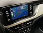 Skoda Kamiq 1.0 TSI Sport Automaat (APPLE CARPLAY, GROOT NAVI, CLIMATE, STOELVERWARMING, SPORTSTOELEN, PARKEERSENSOREN, GETINT GLAS, NIEUWSTAAT)