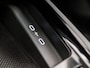 Skoda Kamiq 1.0 TSI Ambition Sport Automaat (APPLE CARPLAY, GROOT NAVI, CLIMATE, GETINT GLAS, STOELVERWARMING, SPORTSTOELEN, PARKEERSENSOREN, GETINT GLAS, NIEUWSTAAT)
