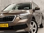 Skoda Kamiq 1.0 TSI Sport Automaat (APPLE CARPLAY, GROOT NAVI, CLIMATE, STOELVERWARMING, SPORTSTOELEN, PARKEERSENSOREN, GETINT GLAS, NIEUWSTAAT)