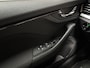 Skoda Kamiq 1.0 TSI Sport Automaat (APPLE CARPLAY, GROOT NAVI, CLIMATE, STOELVERWARMING, SPORTSTOELEN, PARKEERSENSOREN, GETINT GLAS, NIEUWSTAAT)