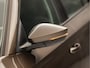 Skoda Kamiq 1.0 TSI Ambition Sport Automaat (APPLE CARPLAY, GROOT NAVI, CLIMATE, GETINT GLAS, STOELVERWARMING, SPORTSTOELEN, PARKEERSENSOREN, GETINT GLAS, NIEUWSTAAT)