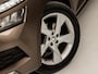 Skoda Kamiq 1.0 TSI Sport Automaat (APPLE CARPLAY, GROOT NAVI, CLIMATE, STOELVERWARMING, SPORTSTOELEN, PARKEERSENSOREN, GETINT GLAS, NIEUWSTAAT)