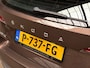 Skoda Kamiq 1.0 TSI Sport Automaat (APPLE CARPLAY, GROOT NAVI, CLIMATE, STOELVERWARMING, SPORTSTOELEN, PARKEERSENSOREN, GETINT GLAS, NIEUWSTAAT)