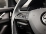 Skoda Kamiq 1.0 TSI Ambition Sport Automaat (APPLE CARPLAY, GROOT NAVI, CLIMATE, GETINT GLAS, STOELVERWARMING, SPORTSTOELEN, PARKEERSENSOREN, GETINT GLAS, NIEUWSTAAT)