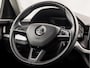 Skoda Kamiq 1.0 TSI Ambition Sport Automaat (APPLE CARPLAY, GROOT NAVI, CLIMATE, GETINT GLAS, STOELVERWARMING, SPORTSTOELEN, PARKEERSENSOREN, GETINT GLAS, NIEUWSTAAT)