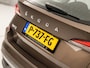 Skoda Kamiq 1.0 TSI Sport Automaat (APPLE CARPLAY, GROOT NAVI, CLIMATE, STOELVERWARMING, SPORTSTOELEN, PARKEERSENSOREN, GETINT GLAS, NIEUWSTAAT)