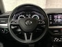 Skoda Kamiq 1.0 TSI Sport Automaat (APPLE CARPLAY, GROOT NAVI, CLIMATE, STOELVERWARMING, SPORTSTOELEN, PARKEERSENSOREN, GETINT GLAS, NIEUWSTAAT)