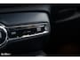 Volvo XC40 1.5 T5 Plug-in hybrid Ultimate Dark | Panorama dak | Adaptieve cruise | Harman Kardon | Blis | Memory |