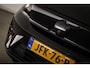 Volvo EC40 Single Motor Extended Range Ultra Black Ed. 82 kWh | SOH 100% | PANORAMADAK | ACHTERBANKVERWARMING | TREKHAAK | 360 CAMERA
