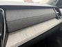 Volvo XC90 2.0 T8 Plug-in hybrid AWD Ultra Dark | 7 zits | Luchtvering | Adaptieve Cruise Control | Trekhaak | Panoramadak | Stoelmassage | Bowers en Wilkins Audio | All-season banden | 21" Velgen | Stoel-/Stuurverwarming | Stoelventilatie |
