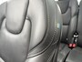 Volvo XC90 2.0 T8 Plug-in hybrid AWD Ultra Dark | 7 zits | Luchtvering | Adaptieve Cruise Control | Trekhaak | Panoramadak | Stoelmassage | Bowers en Wilkins Audio | All-season banden | 21" Velgen | Stoel-/Stuurverwarming | Stoelventilatie |