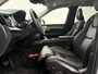 Volvo XC90 2.0 T8 Plug-in hybrid AWD Ultra Dark | 7 zits | Luchtvering | Adaptieve Cruise Control | Trekhaak | Panoramadak | Stoelmassage | Bowers en Wilkins Audio | All-season banden | 21" Velgen | Stoel-/Stuurverwarming | Stoelventilatie |
