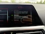 BMW 3-Serie 320e Business Edition Plus | Sportstoelen | Sfeerverlichting | 19Inch | Dealer onderhouden | Camera |