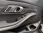 BMW 3-Serie 320e Business Edition Plus | Sportstoelen | Sfeerverlichting | 19Inch | Dealer onderhouden | Camera |