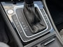 Volkswagen Golf Variant 1.5 eTSI R-Line Automaat Panoramadak / Trekhaak / Full LED