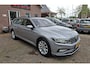 Volkswagen Passat Variant 1.5 TSI Business +. 100 % onderhouden & zeer luxe o.a. camera, navi, cruise, verwarmde massagestoel, etc