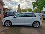 Volkswagen Golf 1.2 TSI Highline R-Line. 1st eigenaar, 100% onderhouden! O.a. trekhaak, stoelverwarming, cruise, bluetooth, etc.