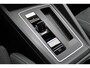 Volkswagen Golf 1.0 eTSI 110pk Life Business DSG Automaat / Navigatie / LM 17 inch / Digital cockpit / Parkeersensoren / Stoelverwarming