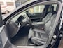Volvo V60 2.0 T6 Plug-in hybrid AWD Ultimate Dark Long Range | Trekhaak | 100% SOH | Leder + Memory | Winter Pack