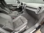 Volvo XC40 2.0 B3 Plus Dark intellisafe/ voorruitverwarming/ climate line/ harman kardon/ trekhaak/  extra getint glas