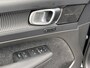 Volvo XC40 2.0 B3 Plus Dark intellisafe/ voorruitverwarming/ climate line/ harman kardon/ trekhaak/  extra getint glas