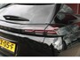 Peugeot 2008 1.2 Hybrid 145PK AUTOMAAT GT | ELEKTRISCH BEDIENBARE BESTUURDERSSTOEL | NAVIGATIE | FULL LED KOPLAMPEN | DRAADLOZE APPLE CARPLAY/ANDROID AUTO | ADAPTIVE CRUISE CONTROL | CAMERA VOOR + ACHTER | CLIMATE CONTROL | LICHTMETALEN VELGEN 17" | KEYLESS ENTRY/START | DAB+ RADIO | ALCANTARA/LEDEREN BEKLEDING  | DODEHOEK DETECTIE | PARKEERSENSOREN VOOR + ACHTER | STOEL VERWARMING | DRAADLOZE TELEFOONLADER |